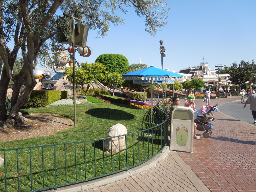 Disneyland Center Circle Picture